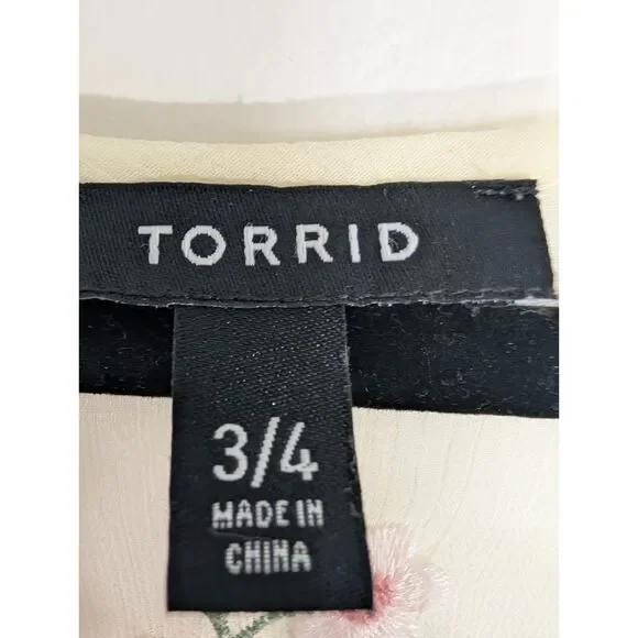 Torrid Embroidered Floral Kimono 3X Cream Boho Coastal Grandmother Fringe Wrap - Picture 10 of 14